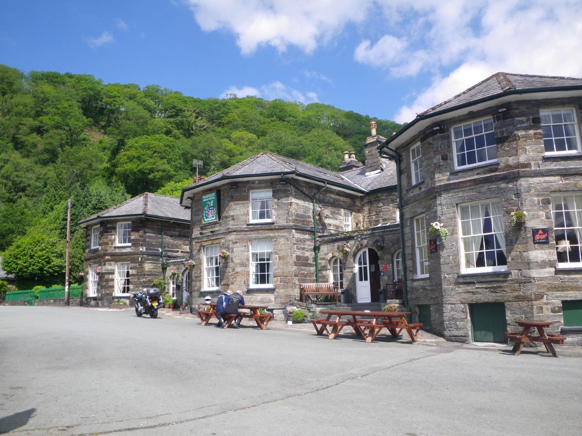 Отель The Oakeley Arms Maentwrog Экстерьер фото