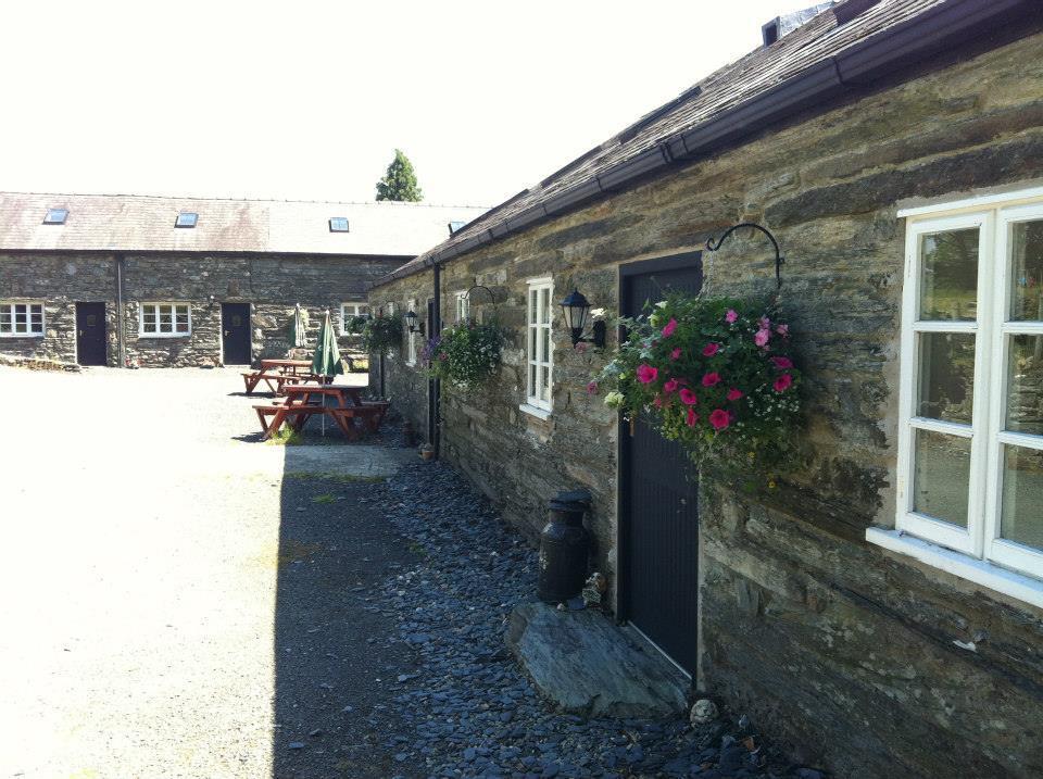 Отель The Oakeley Arms Maentwrog Экстерьер фото