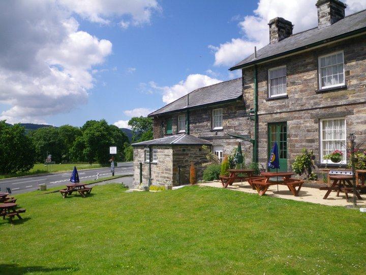 Отель The Oakeley Arms Maentwrog Экстерьер фото