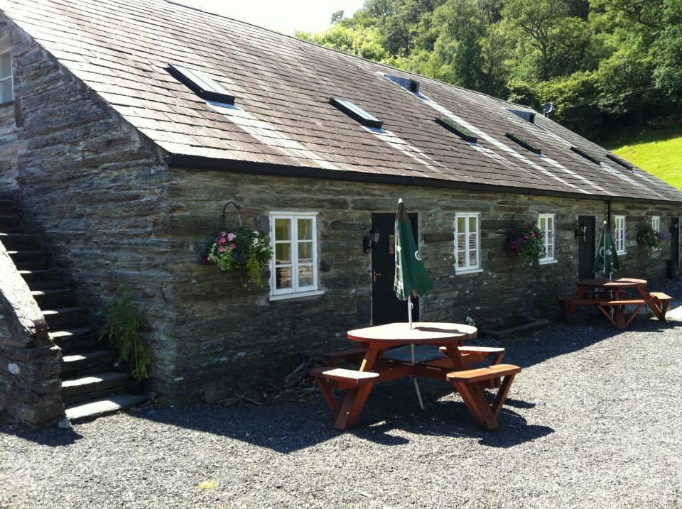 Отель The Oakeley Arms Maentwrog Экстерьер фото