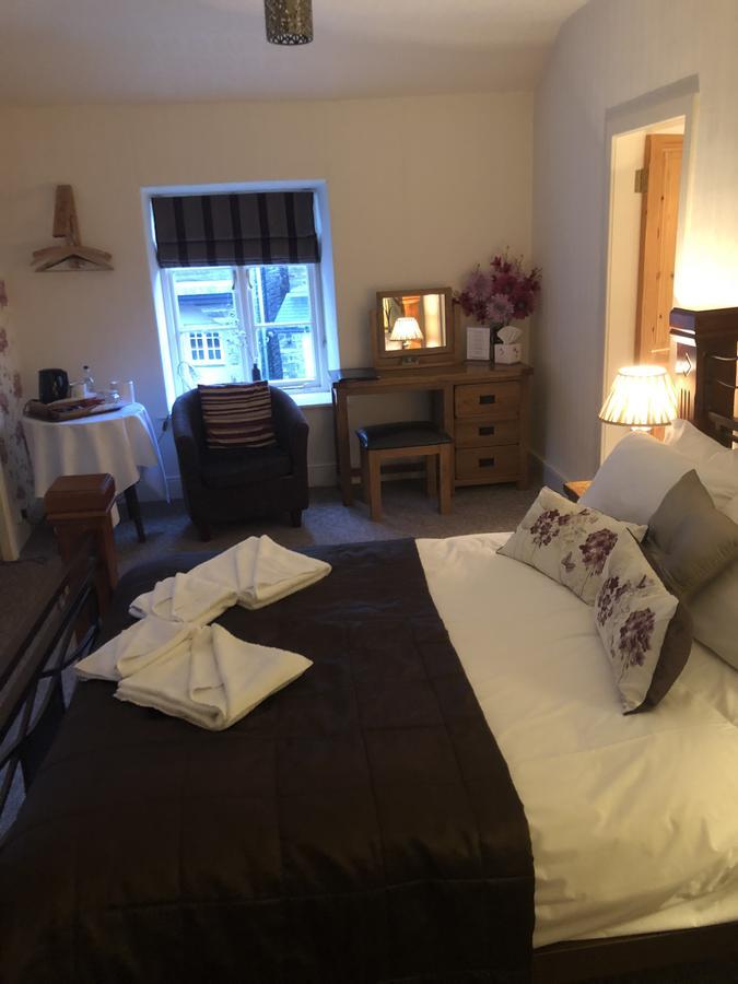 Отель The Oakeley Arms Maentwrog Экстерьер фото
