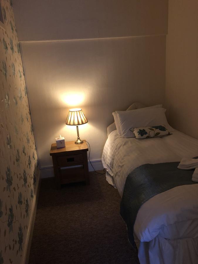 Отель The Oakeley Arms Maentwrog Экстерьер фото