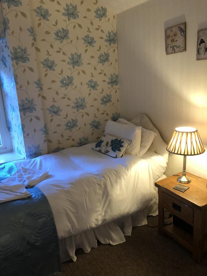 Отель The Oakeley Arms Maentwrog Экстерьер фото